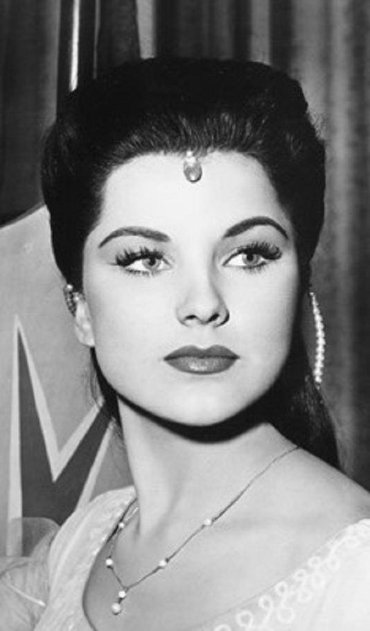 Debra Paget facelift