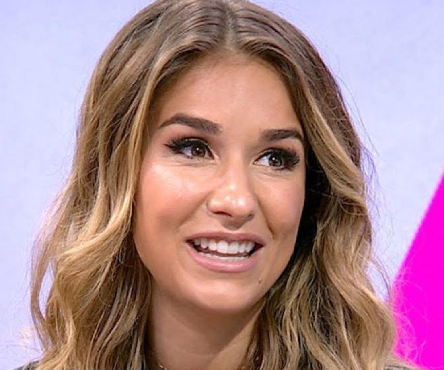 Jessie James Decker botox lips boob job
