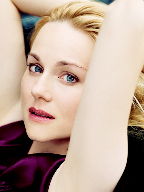 Laura Linney facelift