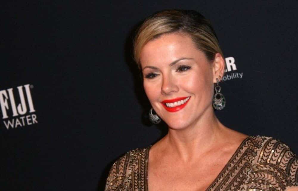 Kathleen Robertson Cosmetic Surgery Boob Job