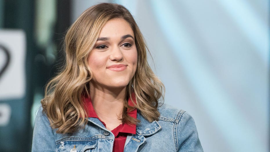 Sadie Robertson Plastic Surgery Procedures