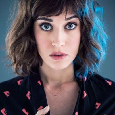 Lizzy Caplan Plastic Surgery Face