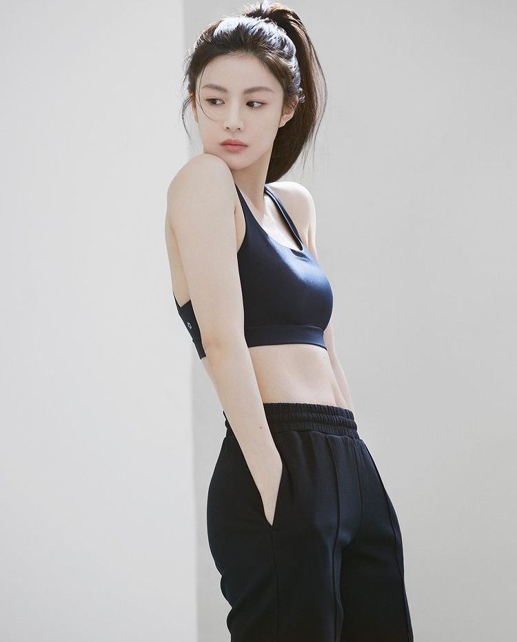 Go Yoon-jung Plastic Surgery Body