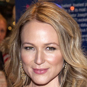 Did Jewel Undergo Plastic Surgery? Body Measurements and More!