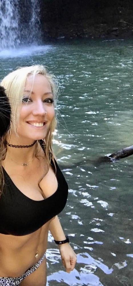 Nita Strauss Plastic Surgery Body